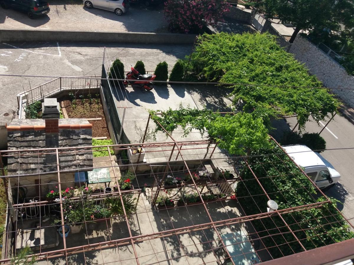 Apartment Viktoria Примоштен Екстер'єр фото